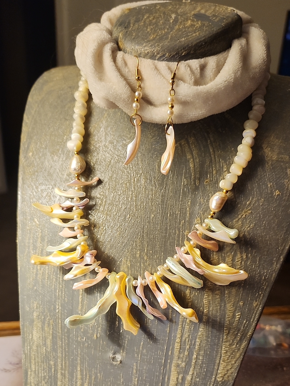 Soft Colors Hawaiian Sea Shell Necklace Set